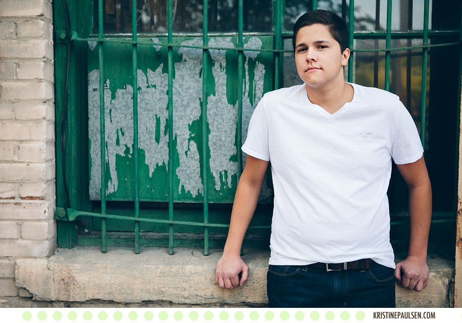 Downtown Walkabout – {Dustin’s Senior Photos}