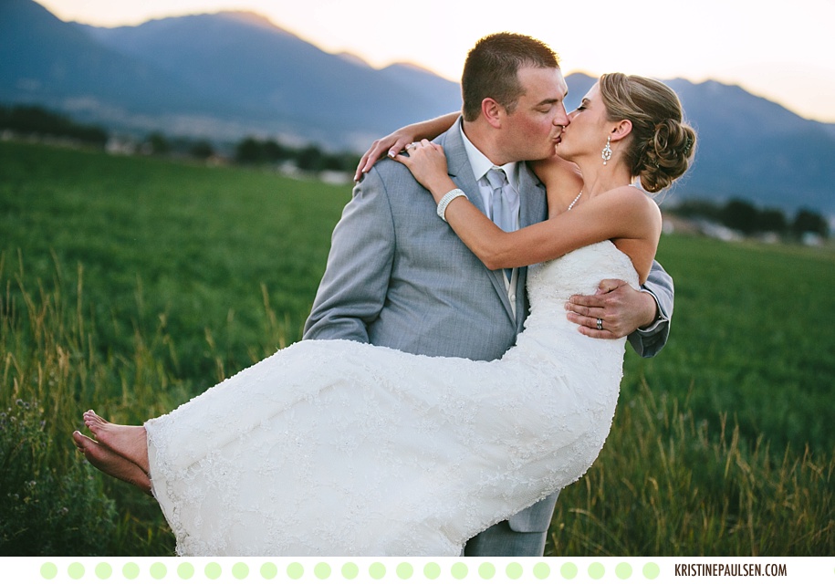 Bare Feet and Sunset Kisses :: {Sarah and Jordan’s Flying Horse Ranch Wedding}