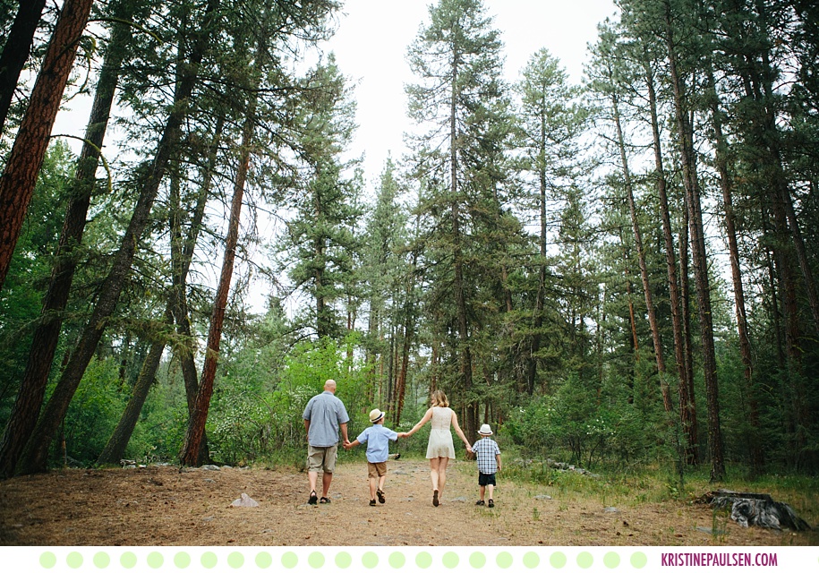 The Leach Family :: Missoula Montana Creek-Side Family Portraits