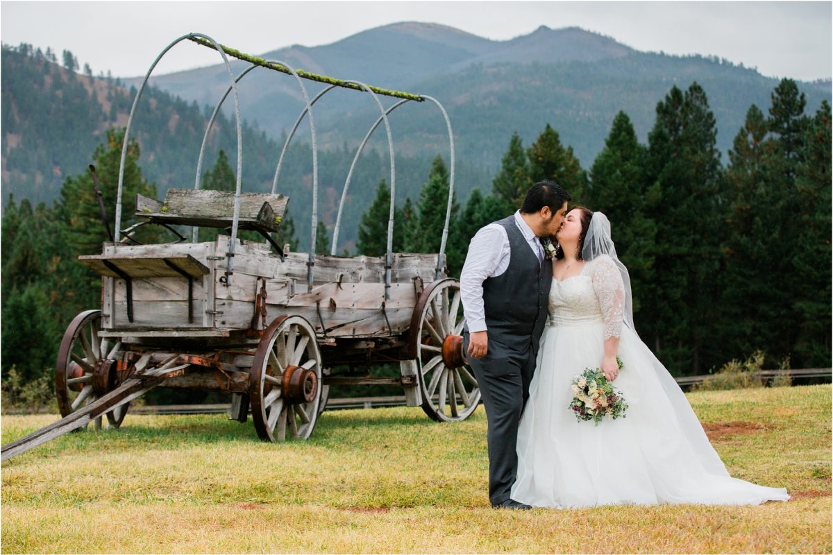 Courtney + Daniel :: Autumn Triple Creek Ranch Wedding in Darby Montana