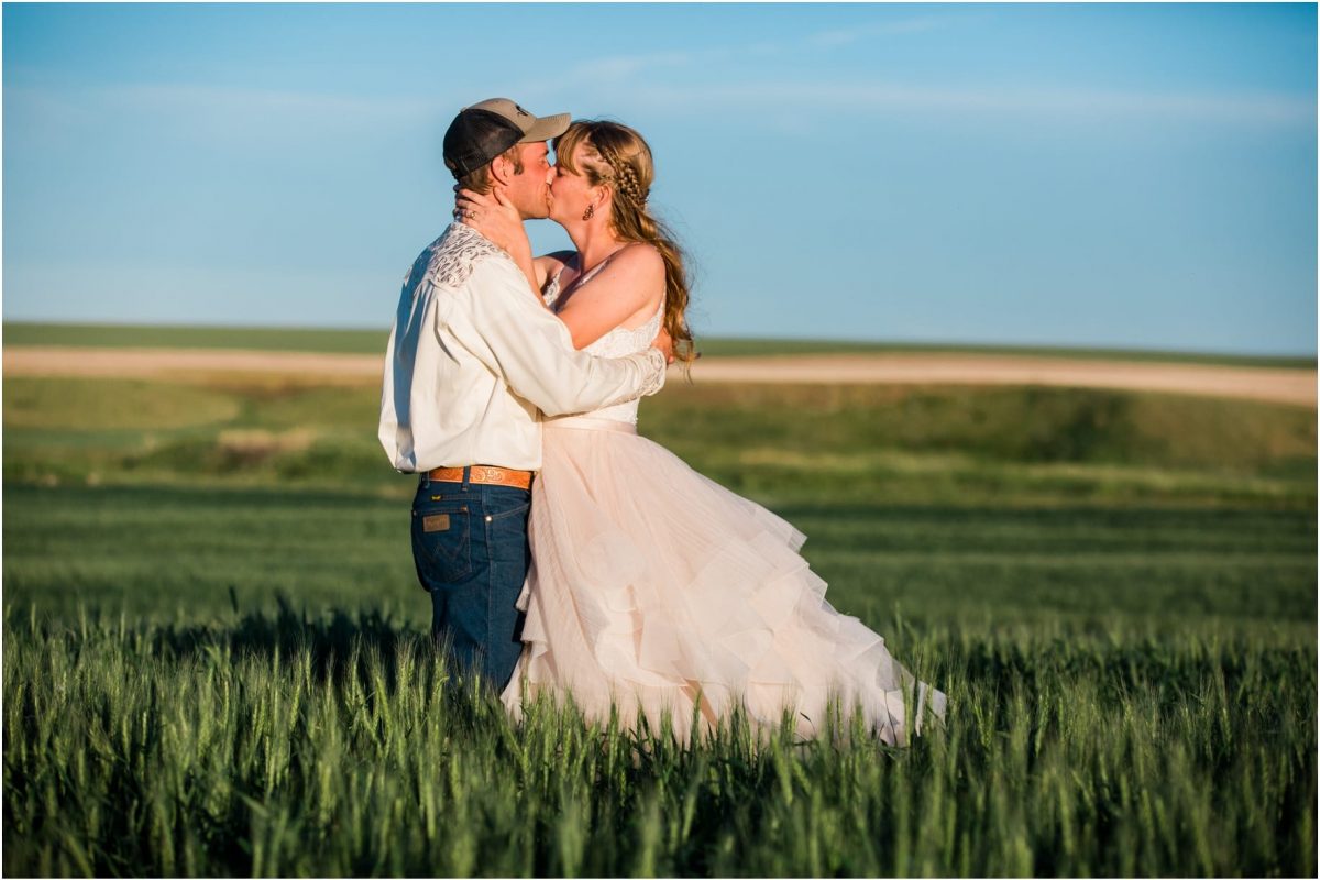 Melisa + Zack :: Dutton Montana Farm Wedding