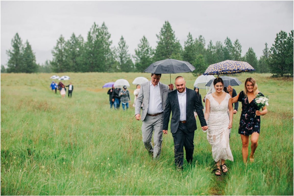 Rilee + Nick :: Intimate Rainy Missoula Wedding