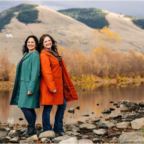 Christy + Daisy :: Autumn best friend photos in Missoula - Photos by Kristine Paulsen Photography