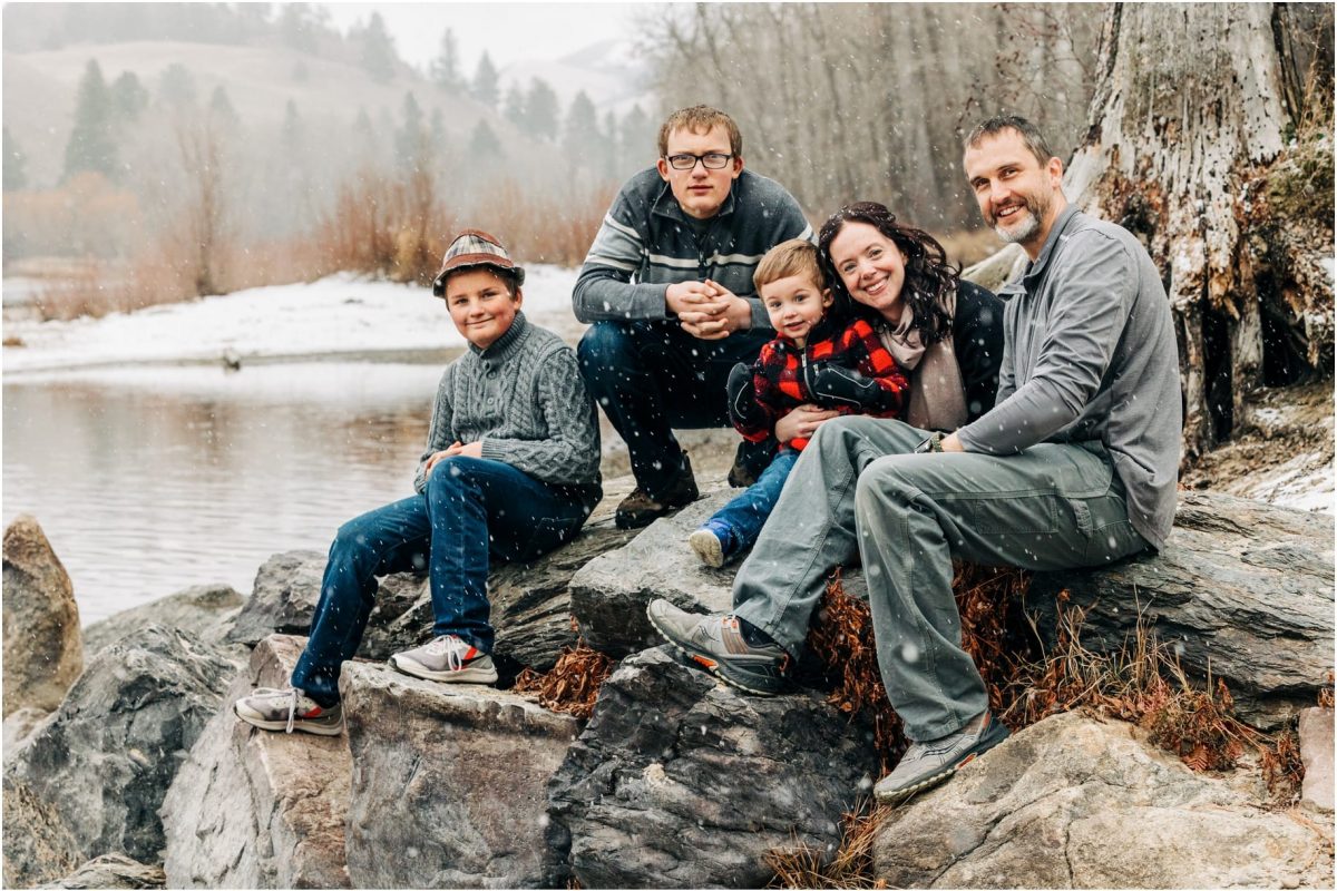 Simons family :: Missoula wintertime family photos